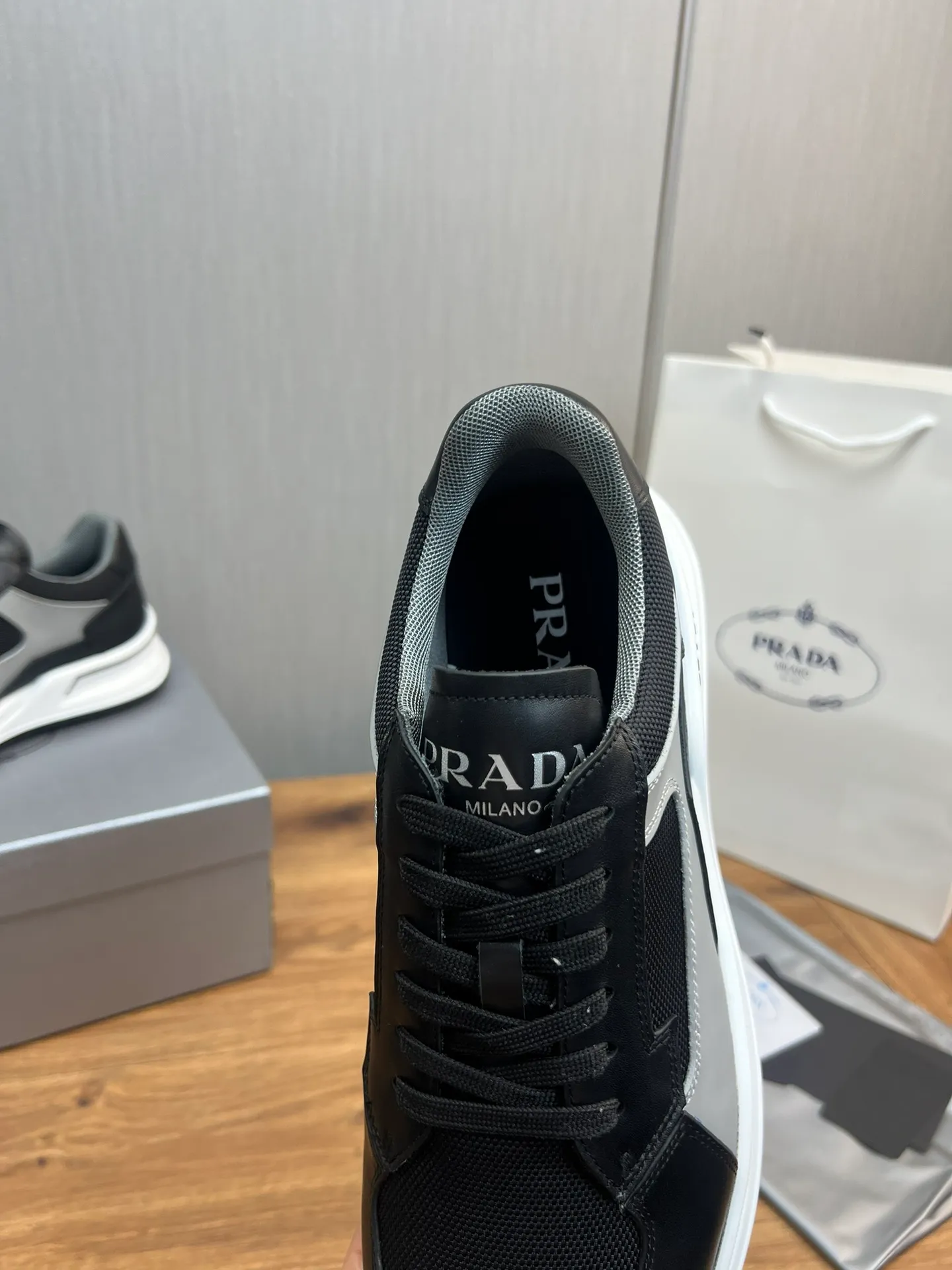 Men's shoes 💰620💰 [PRADA] Men's shoes are popular in the counter, official website is synchronized, 1 high-quality shipment ✔️Original cowhide stitching mesh + cowhide lining, 1🆚1 replica, original original bottom, 38-45 (45 customized, non-refundable)